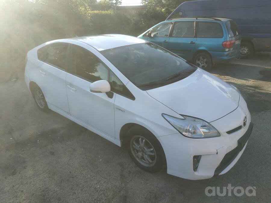 Toyota Prius 3 generation [restyling] Hatchback