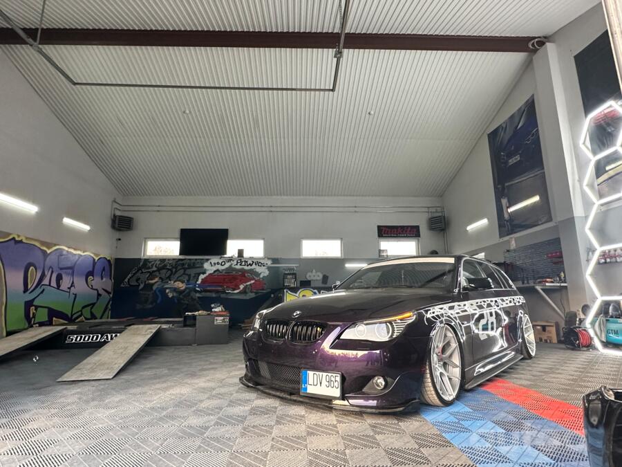 BMW 5 Series E60/E61 Touring wagon