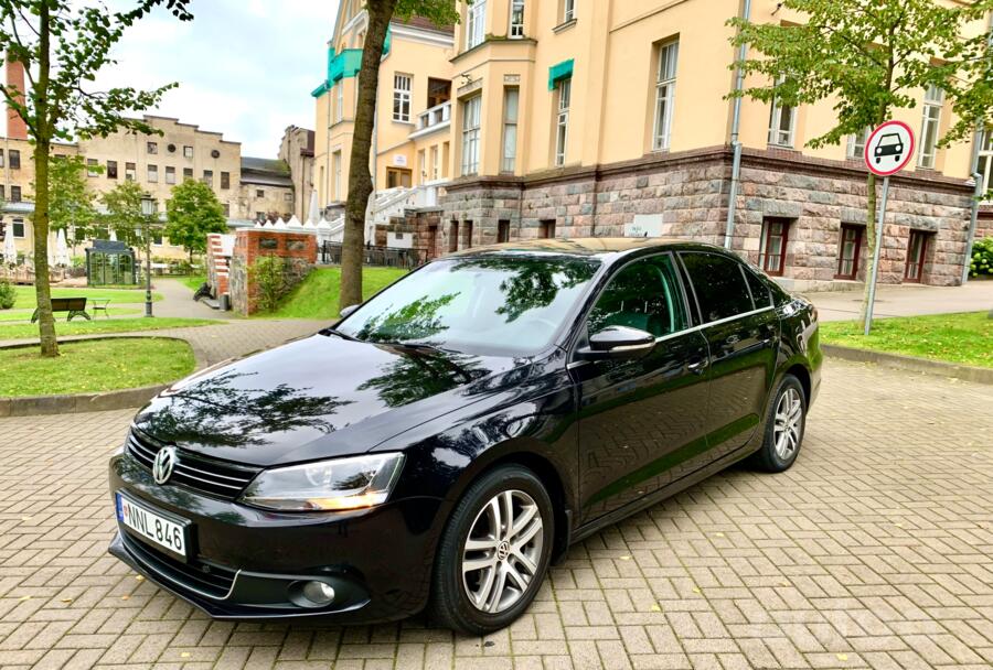Volkswagen Jetta 6 generation Sedan