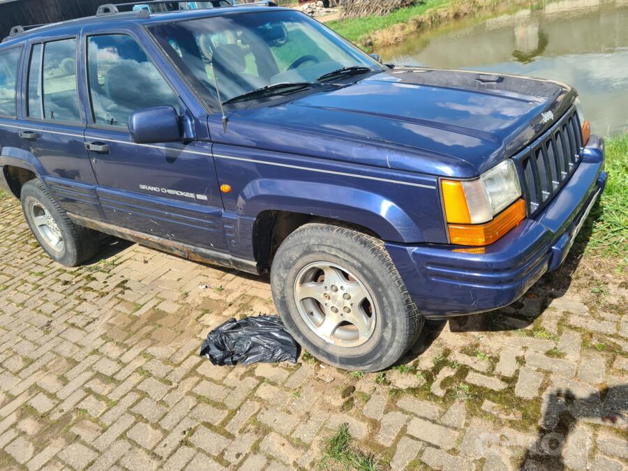 Jeep Grand Cherokee ZJ SUV