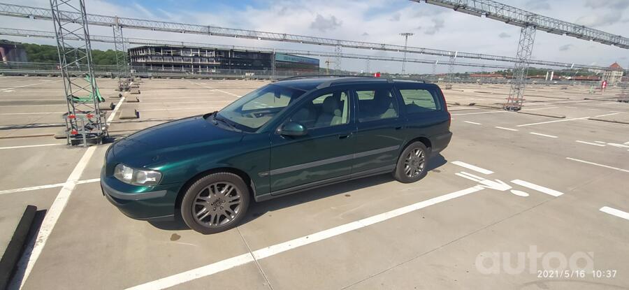 Volvo V70 2 generation wagon