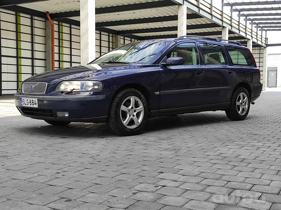 Volvo V70 2 generation wagon
