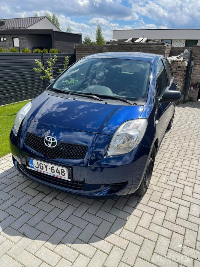 Toyota Yaris 2 generation
