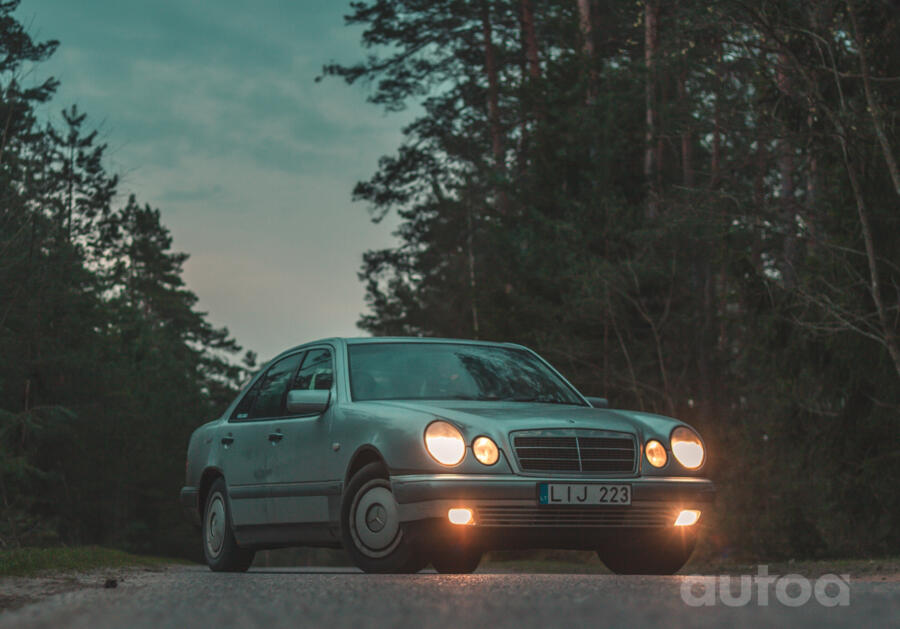 Mercedes-Benz E-Class W210/S210 Sedan 4-doors