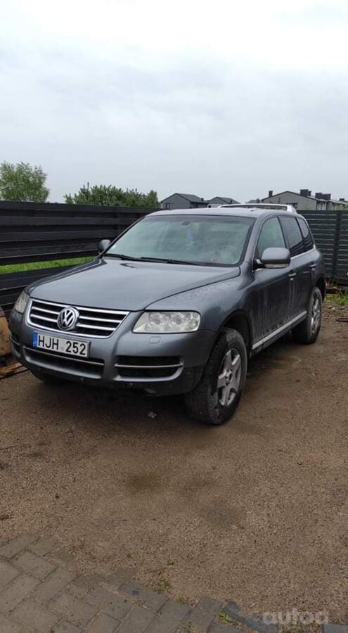 Volkswagen Touareg 1 generation Crossover