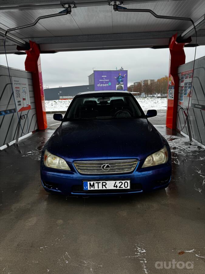 Lexus IS XE10 Sedan