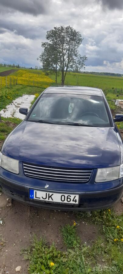 Volkswagen Passat B5 Sedan 4-doors