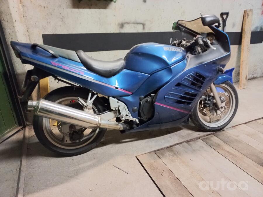 Suzuki RF