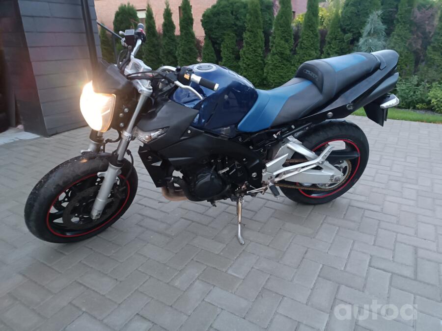 Suzuki GSR 600