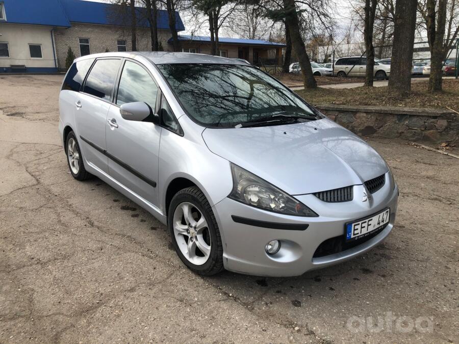 Mitsubishi Grandis 1 generation Minivan