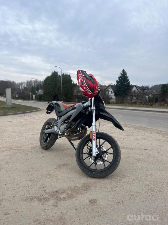 Aprilia SX