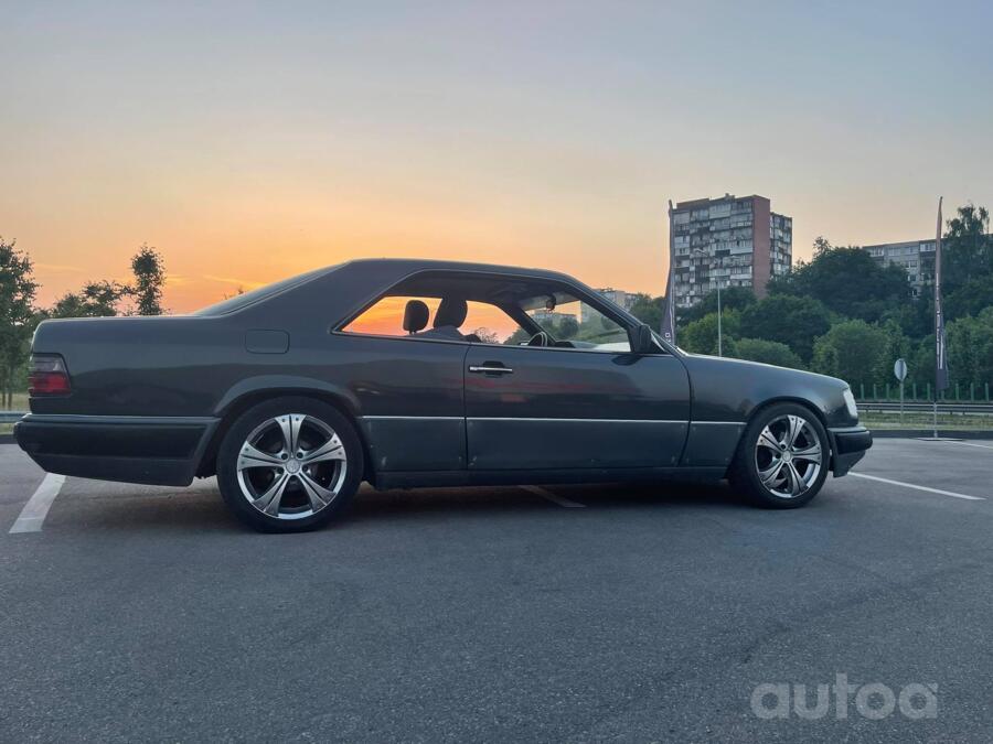 Mercedes-Benz W124 1 generation