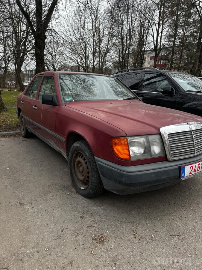 Mercedes-Benz W124 1 generation
