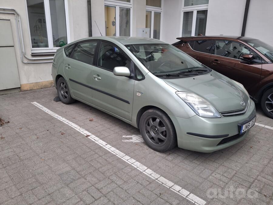 Toyota Prius 2 generation Hatchback