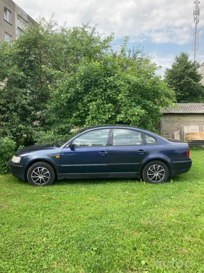 Volkswagen Passat B5 Sedan 4-doors