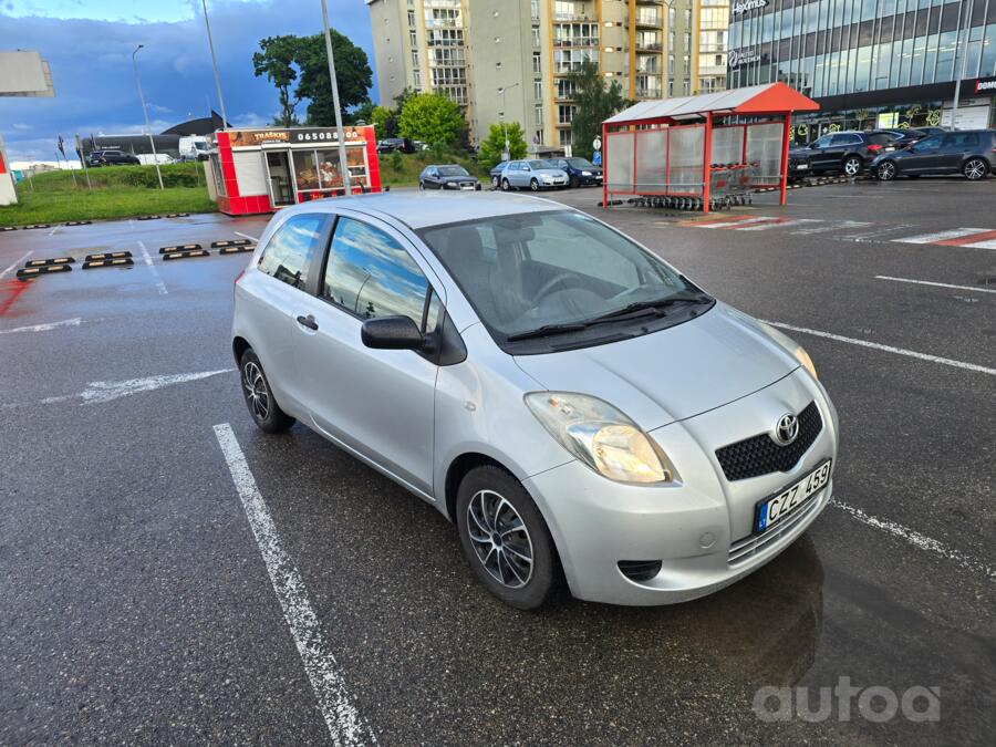 Toyota Yaris 2 generation