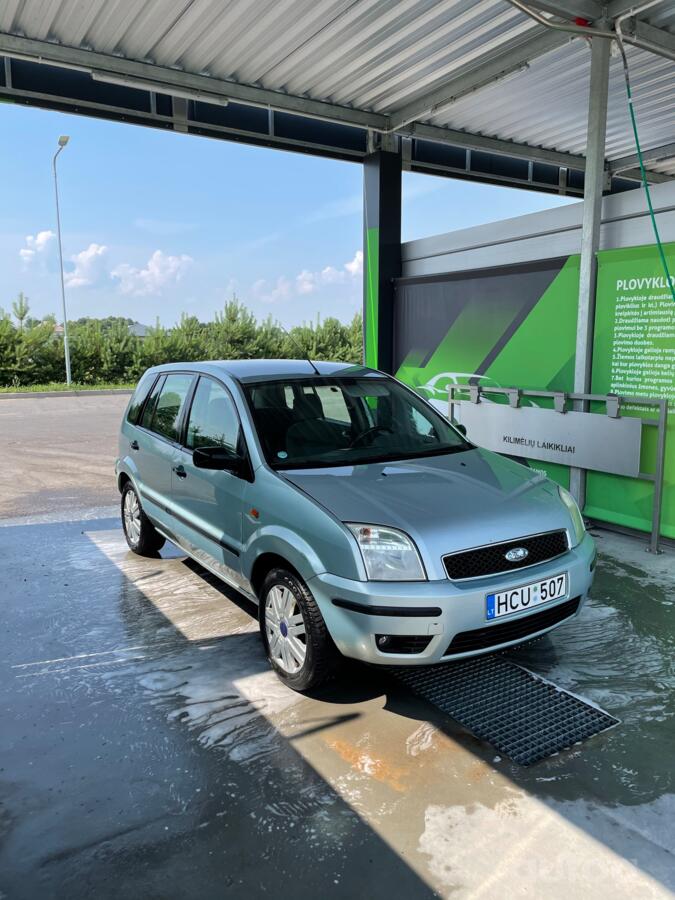 Ford Fusion 1 generation Hatchback