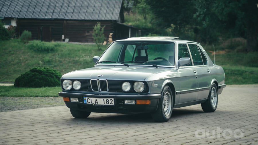 BMW 5 Series E28 Sedan