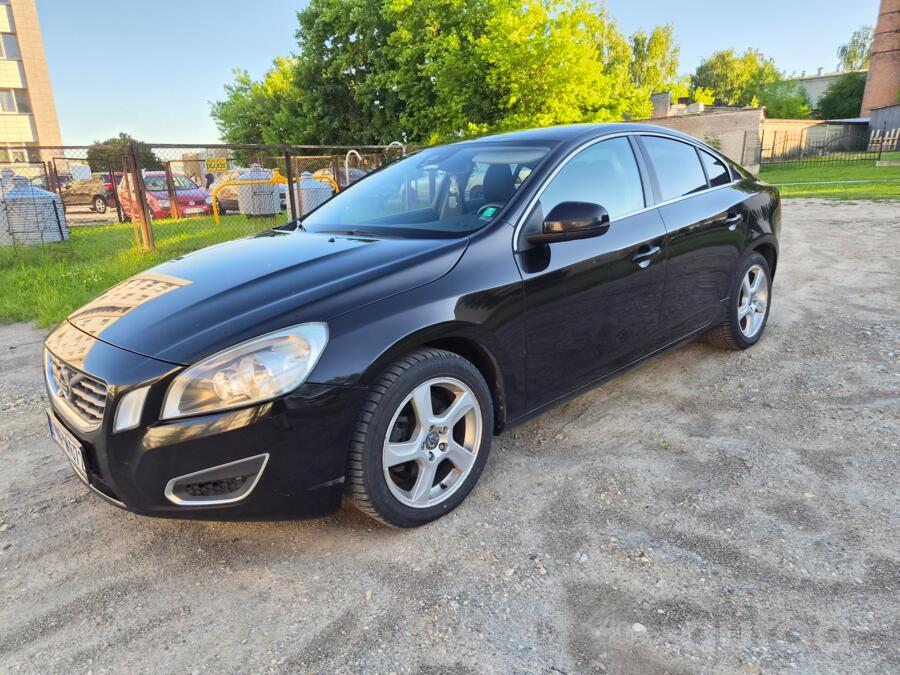 Volvo S60 2 generation Sedan