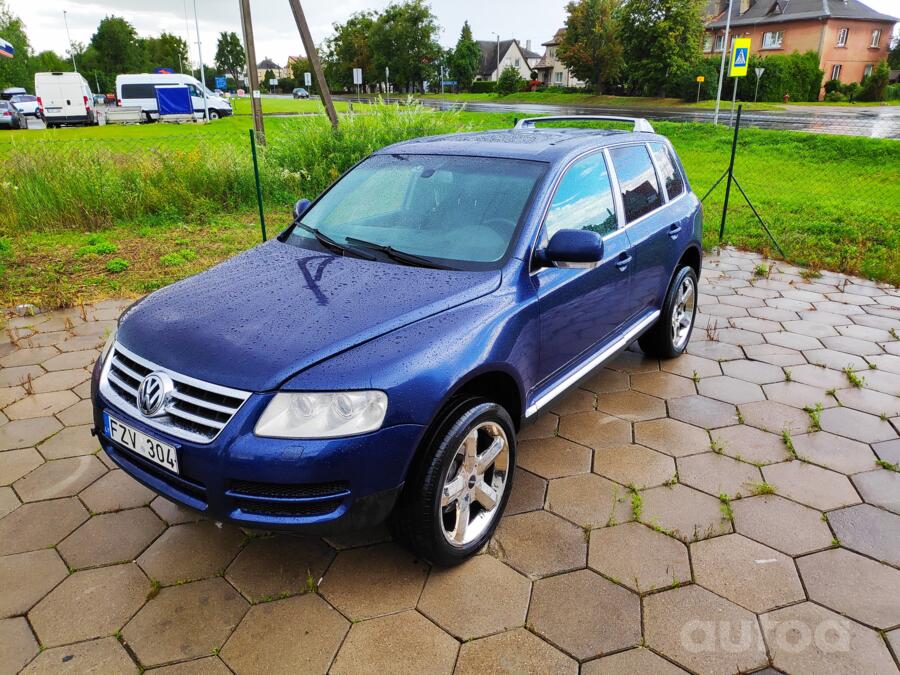 Volkswagen Touareg 1 generation Crossover