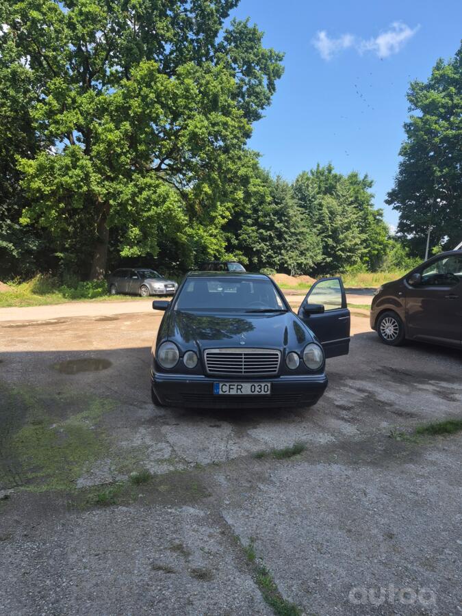 Mercedes-Benz E-Class W210 Sedan