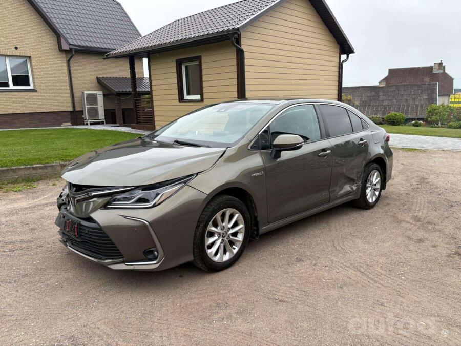 Toyota Corolla E170 [restyling] Sedan
