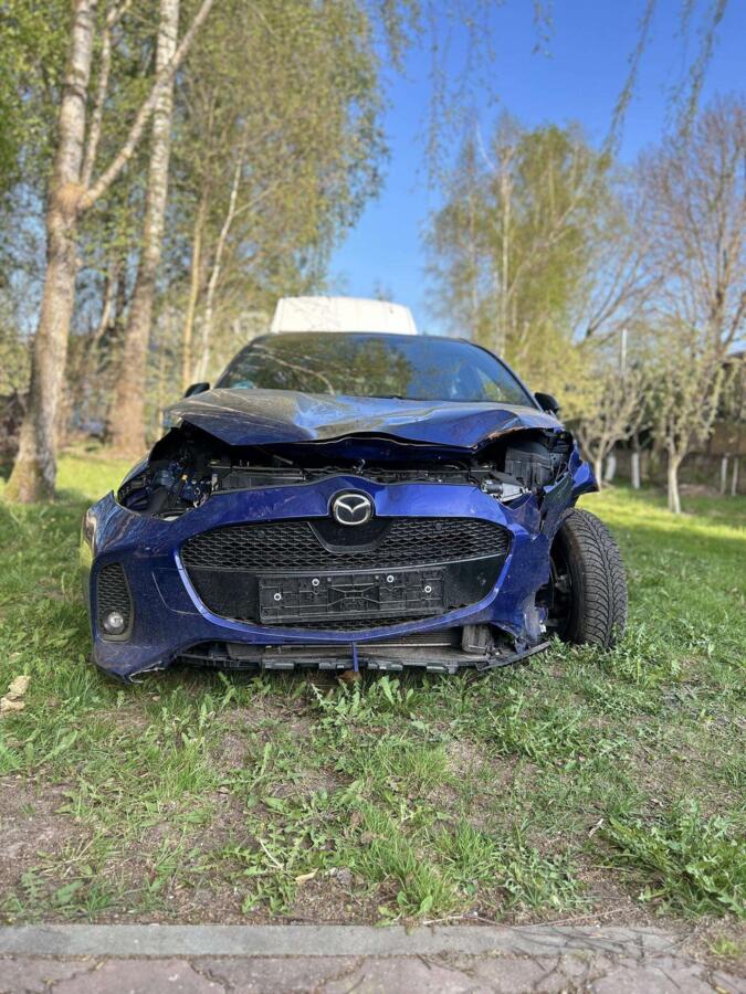 Mazda 2 Hybrid