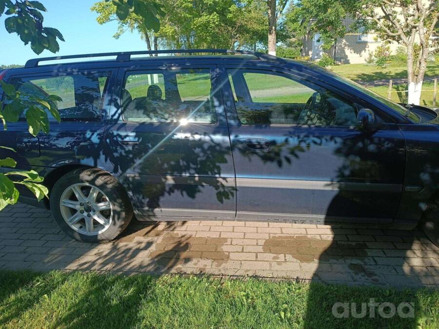 Volvo V70 2 generation wagon