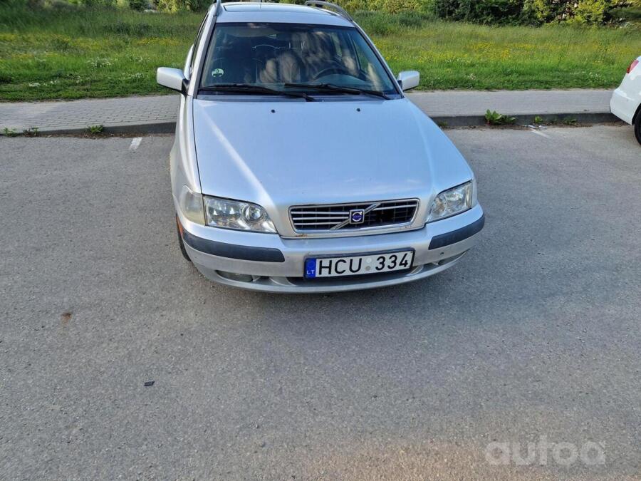 Volvo V40 2002