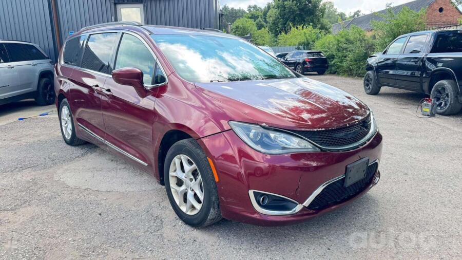Chrysler Pacifica 2 generation Minivan