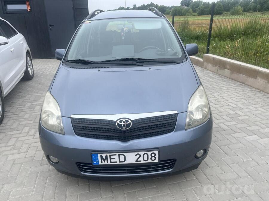 Toyota Corolla Verso 2003