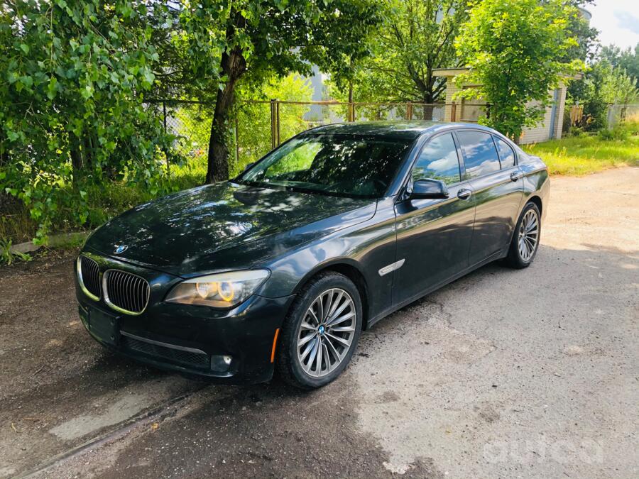 BMW 7 Series F01/F02 Sedan