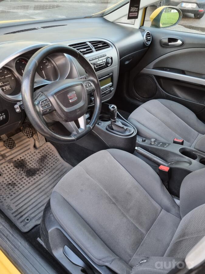 SEAT Leon 2 generation [restyling] Hatchback 5-doors
