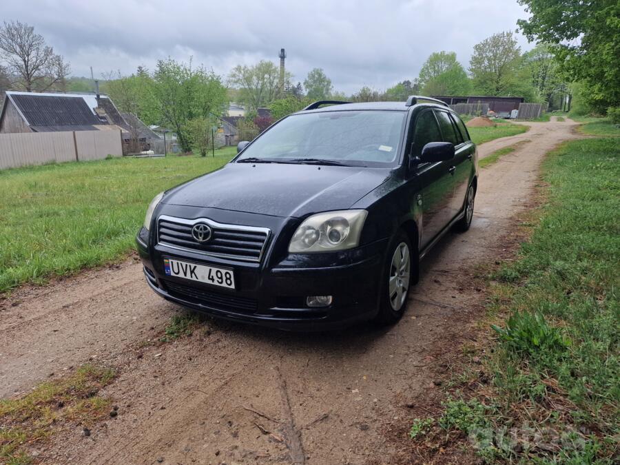 Toyota Avensis 2 generation wagon