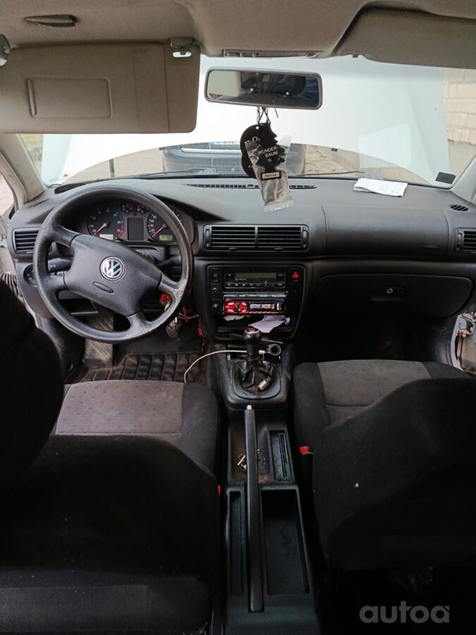 Volkswagen Passat B5 Sedan 4-doors