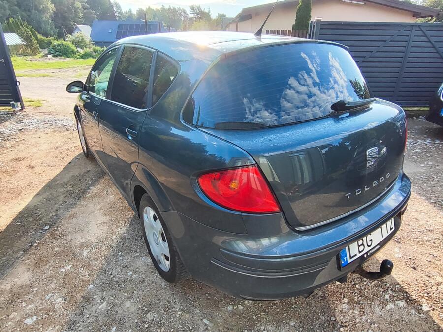 SEAT Toledo 3 generation Hatchback