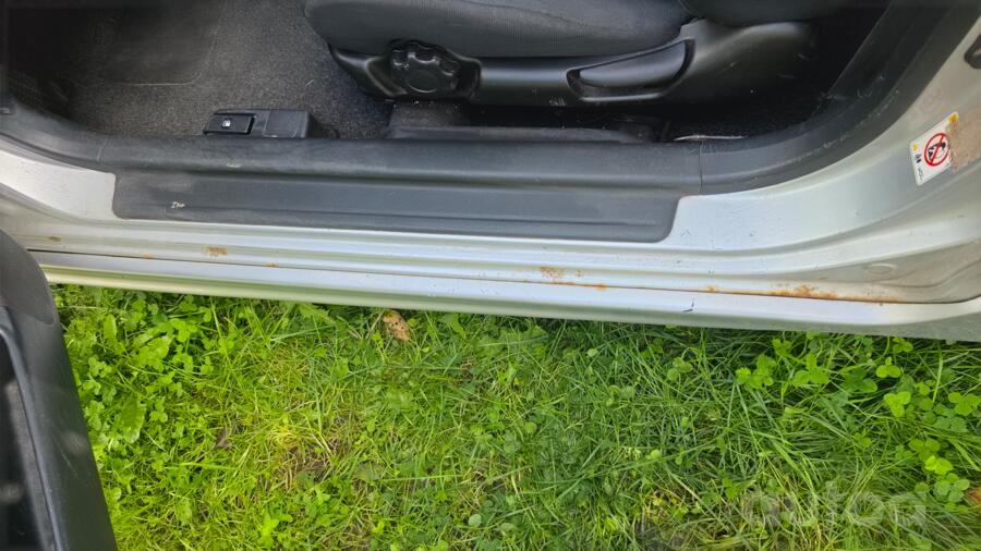 Honda Civic 7 generation [restyling] Hatchback 3-doors