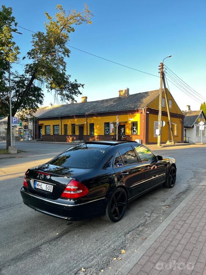 Mercedes-Benz E-Class W211 Sedan