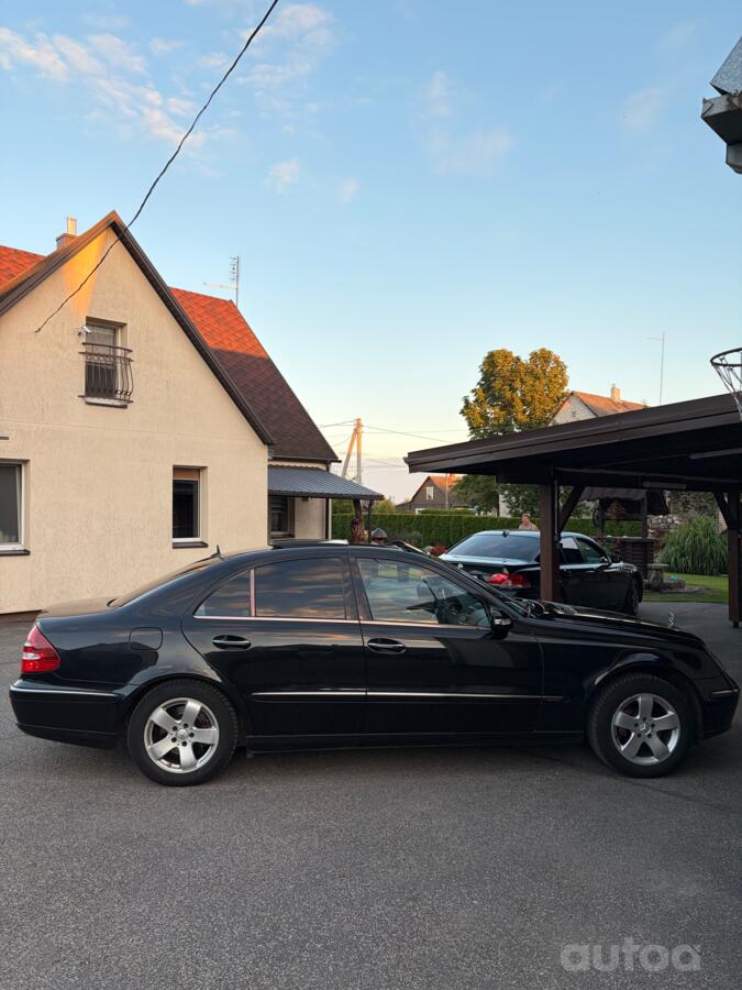 Mercedes-Benz E-Class W211 Sedan