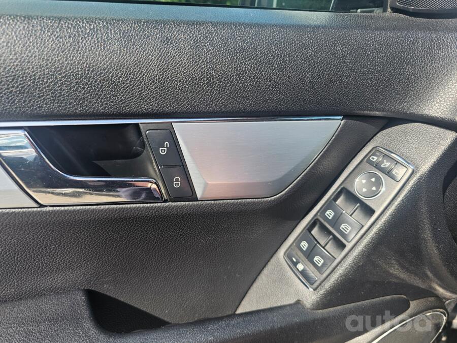 Mercedes-Benz C-Class W204/S204 wagon 5-doors