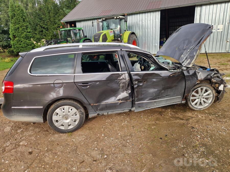 Volkswagen Passat B6 wagon 5-doors
