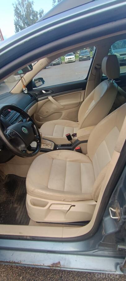 Skoda Octavia 2 generation Combi wagon 5-doors