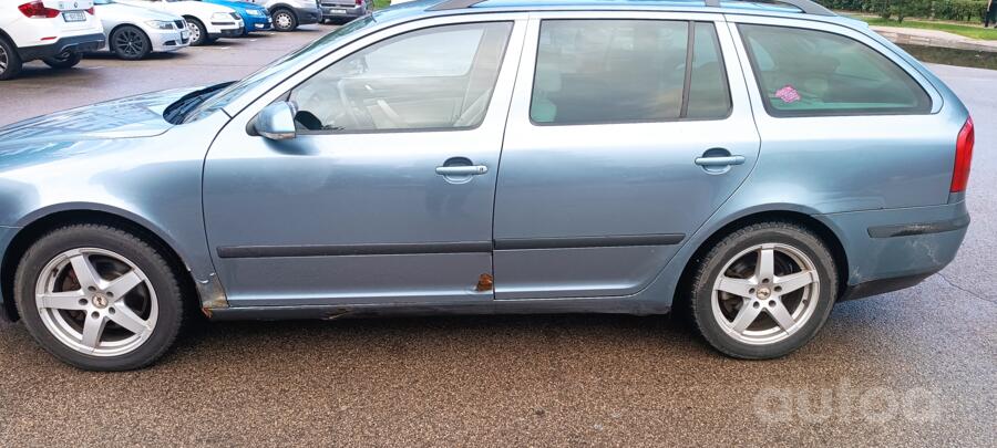 Skoda Octavia 2 generation Combi wagon 5-doors