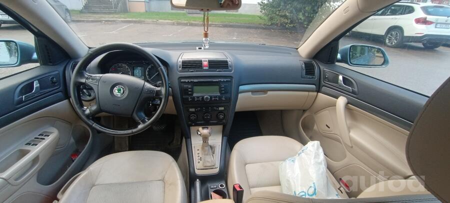 Skoda Octavia 2 generation Combi wagon 5-doors