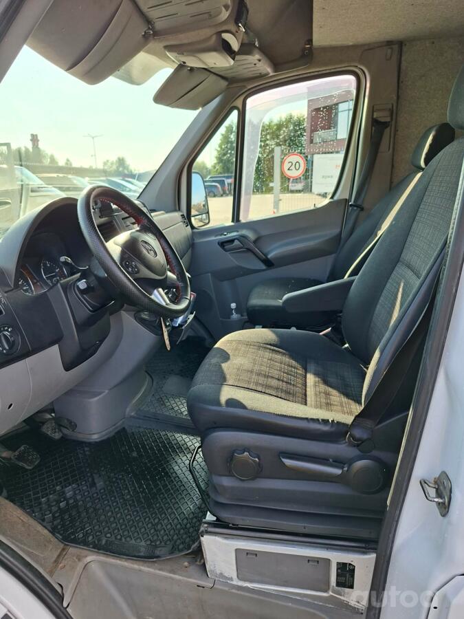 Mercedes-Benz Sprinter Second generation