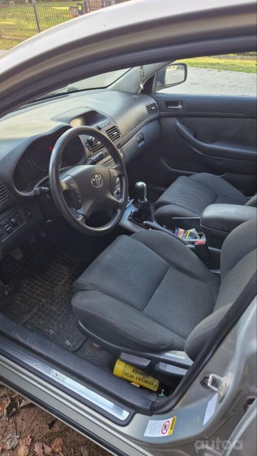 Toyota Avensis 2 generation wagon