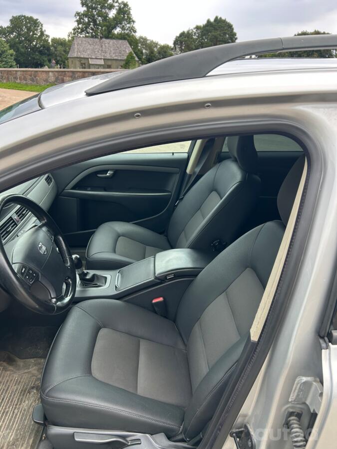 Volvo V70 3 generation wagon