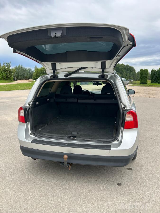 Volvo V70 3 generation wagon