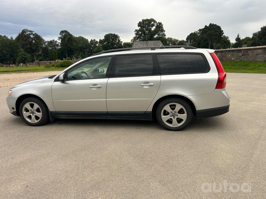 Volvo V70 3 generation wagon