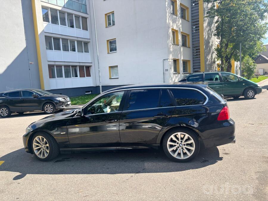 BMW 330 2010